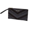 Clutch aus Glatt- und Veloursleder